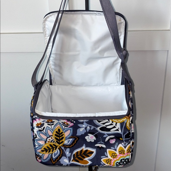 Vera Bradley Insulated Stay Cooler Crossbody Lunchbox Retired Charmont Meadow - Picture 5 of 5